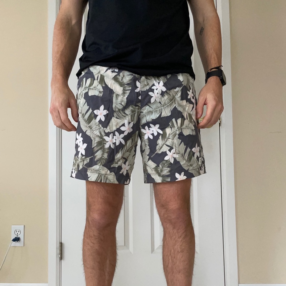 Modern Amusement Flower Print Swim Shorts Medium